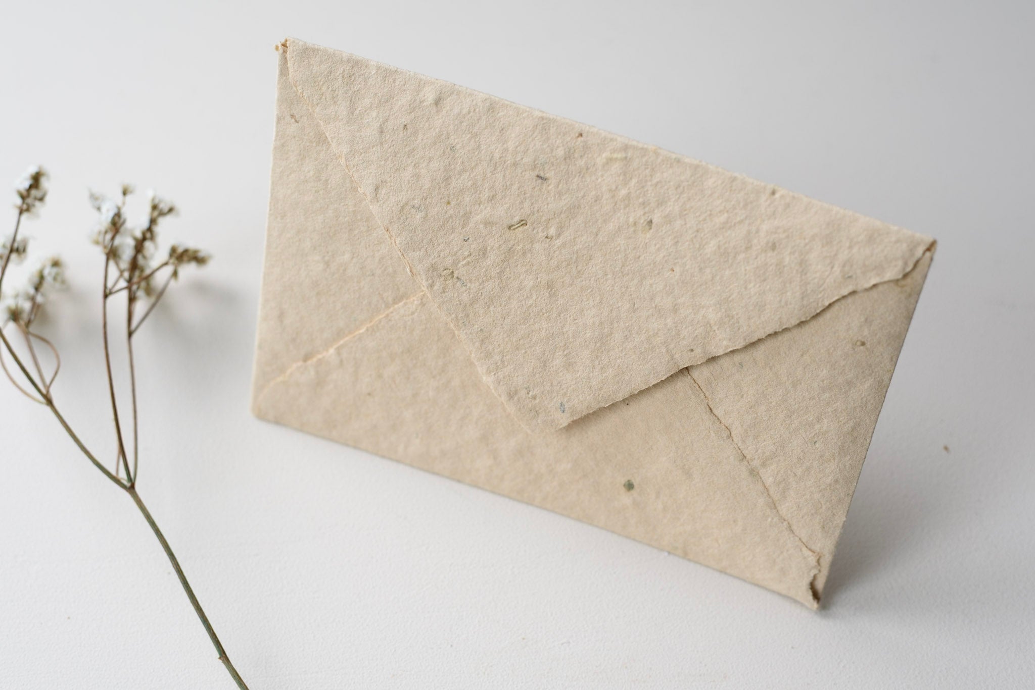 Enveloppes beiges - Atelier Pastourelle
