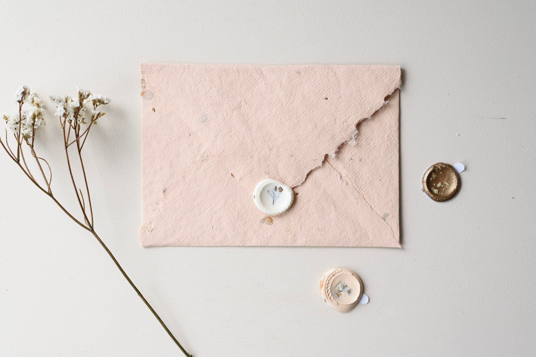 Enveloppes orangées - Atelier Pastourelle