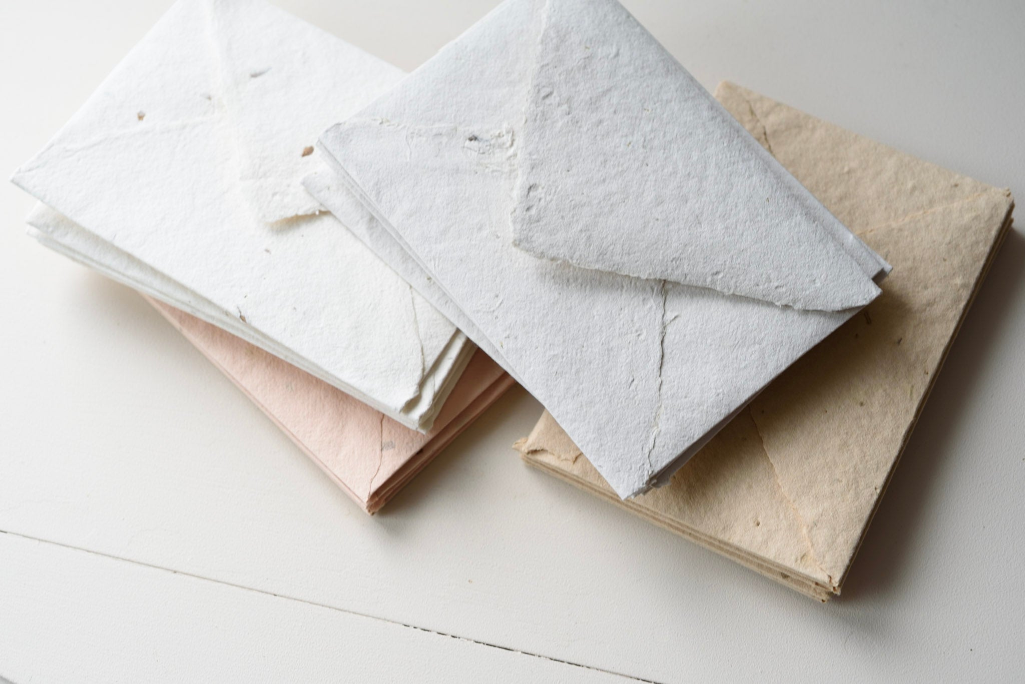 Enveloppes beiges - Atelier Pastourelle