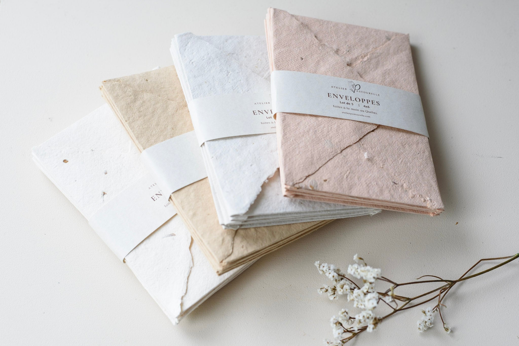 Enveloppes beiges - Atelier Pastourelle