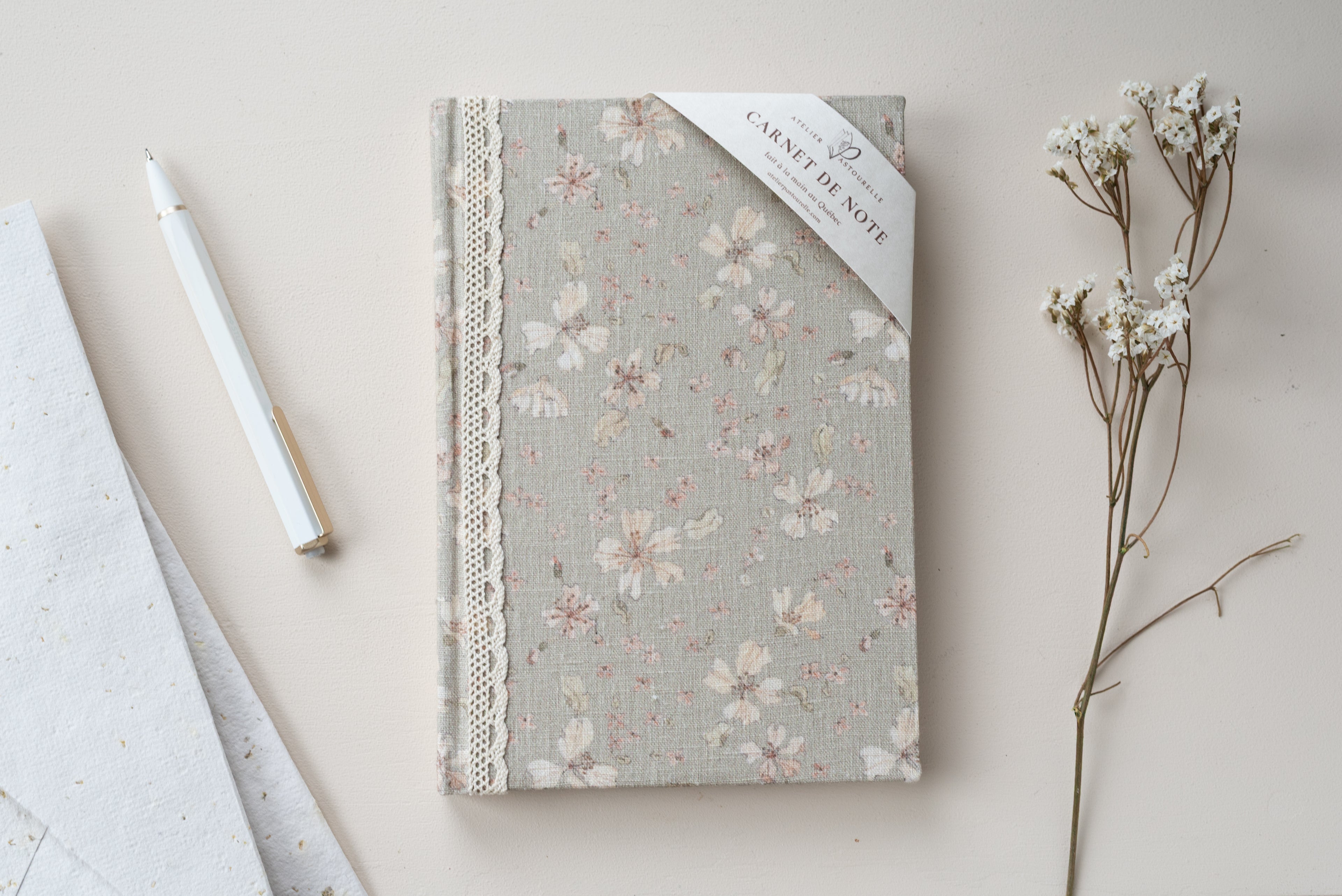 Fleurs beiges Atelier Pastourelle