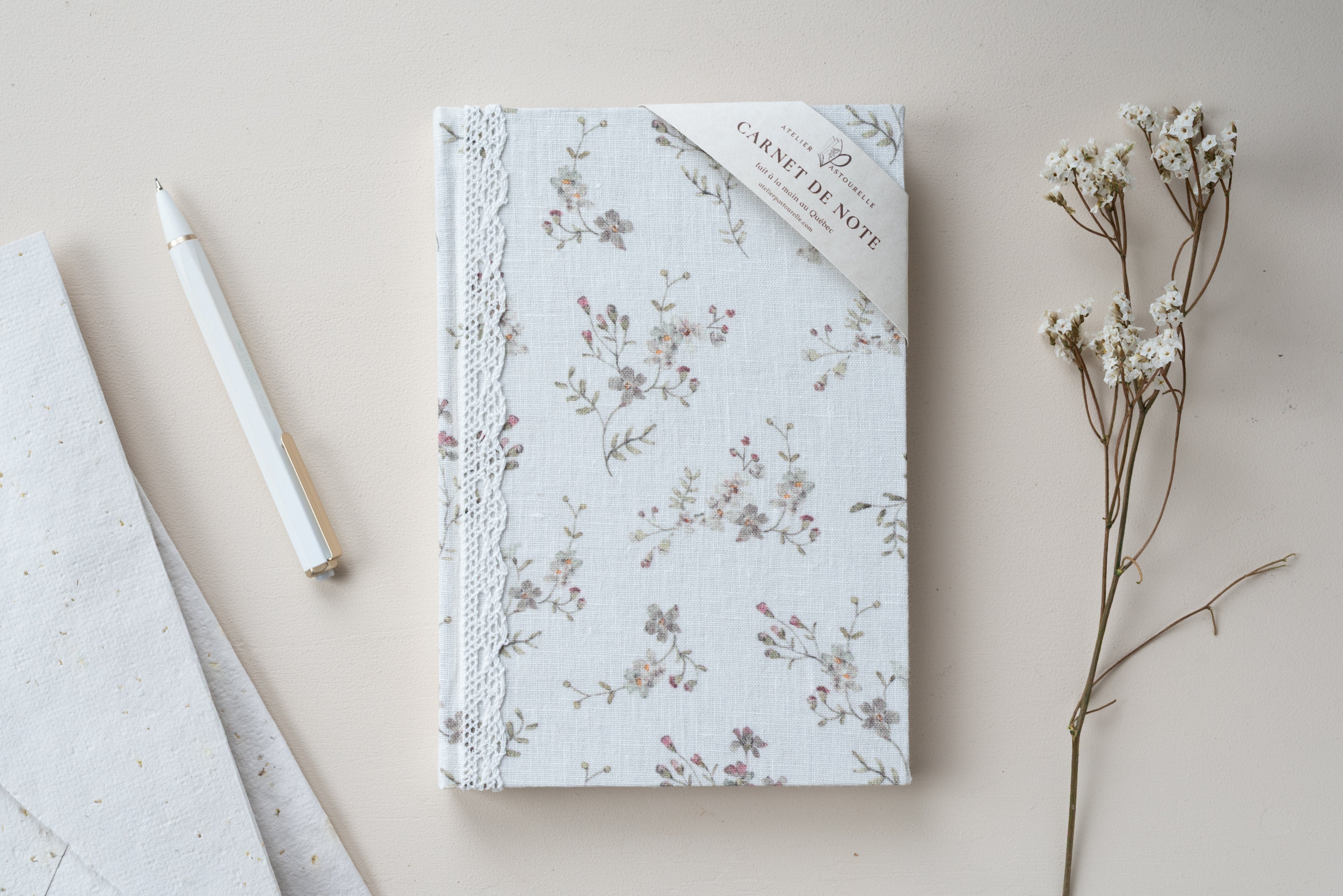 Carnet fleuri – Fleurs bleues Atelier Pastourelle
