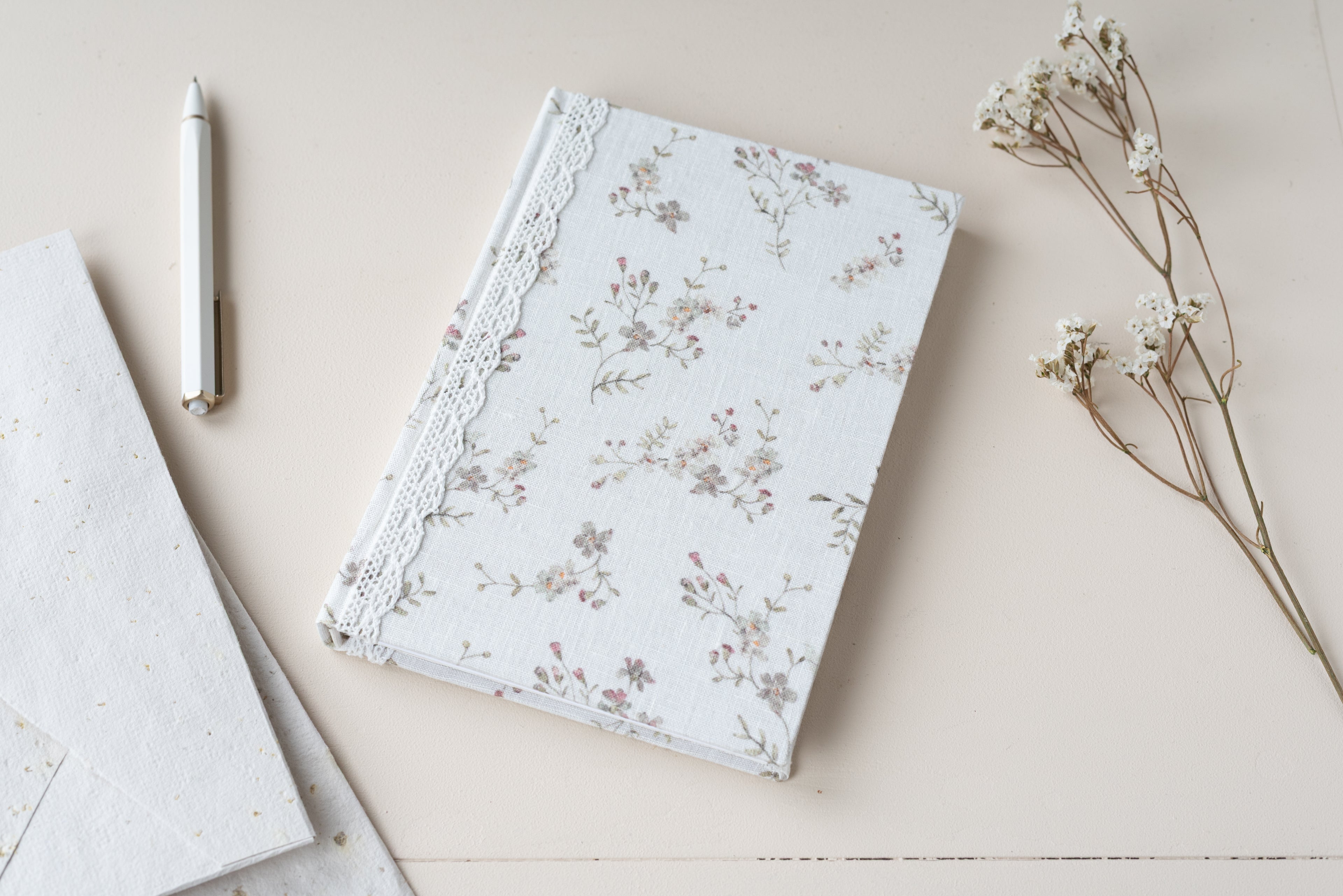Carnet fleuri – Fleurs bleues Atelier Pastourelle