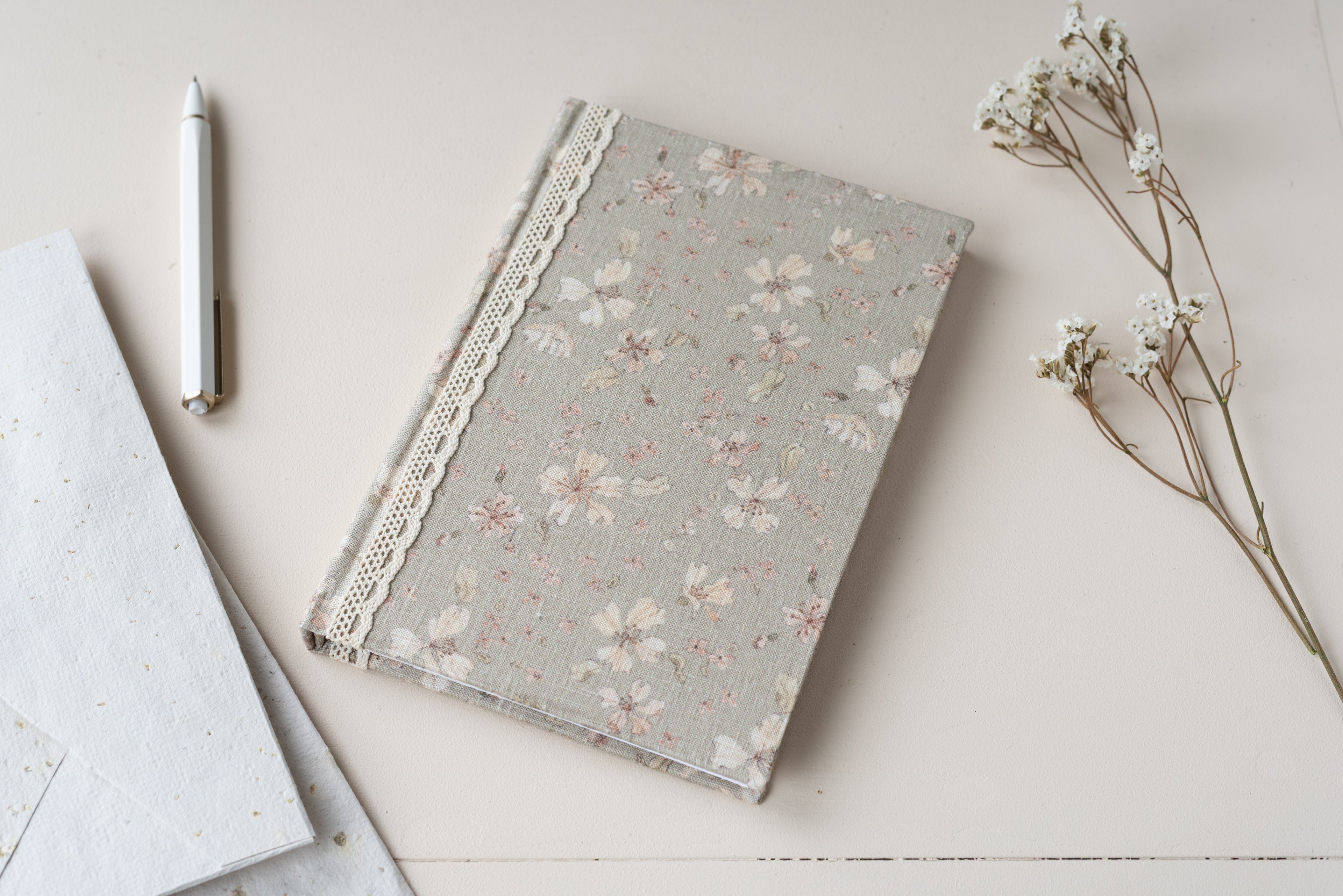 Fleurs beiges Atelier Pastourelle