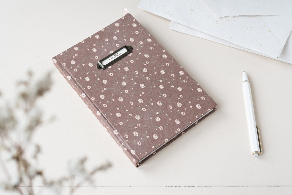Personnalisable-Brun petites roses Atelier Pastourelle