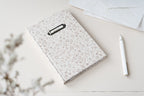 Carnet personnalisable – Pâle petites fleurs Atelier Pastourelle