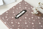 Carnet personnalisable – Brun petites roses Atelier Pastourelle