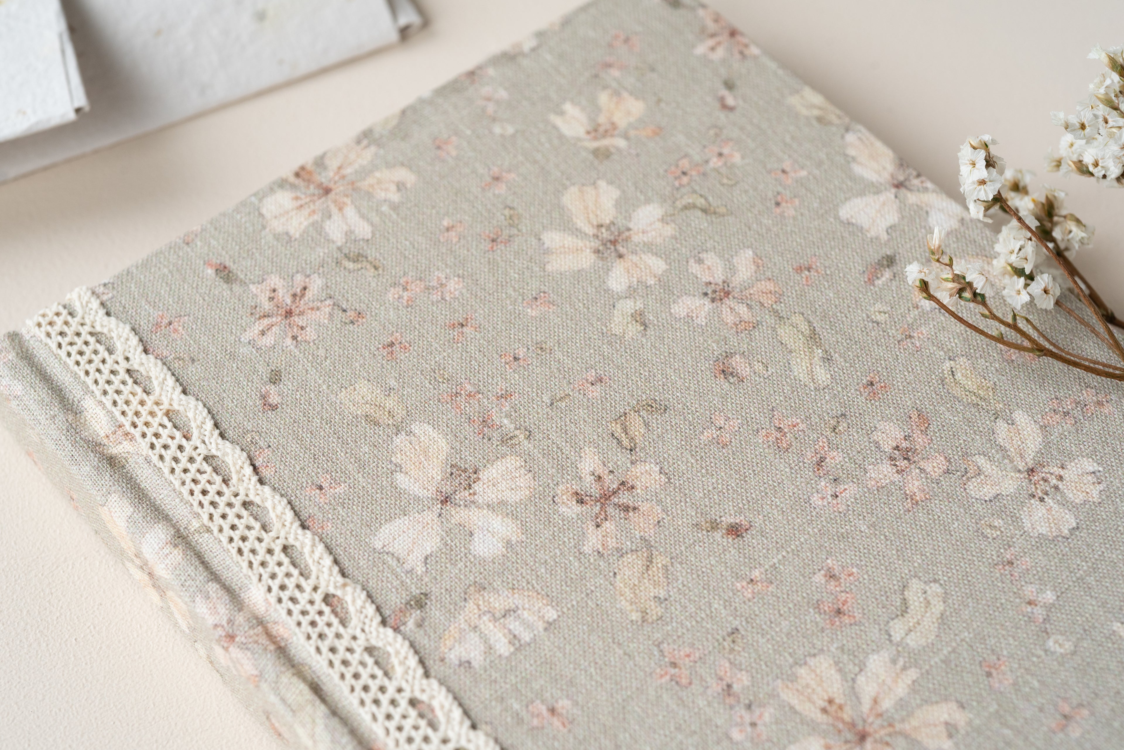 Fleurs beiges Atelier Pastourelle