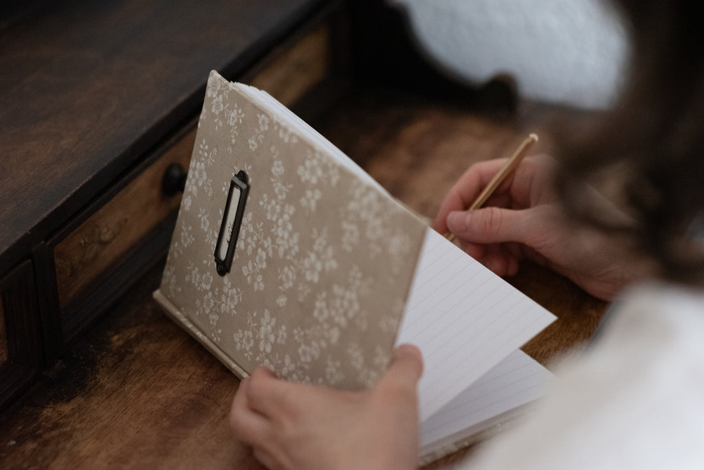 Personnalisable-Beige floral Atelier Pastourelle