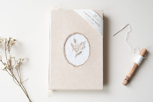 Carnet brodé beige Atelier Pastourelle