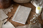 Carnet en lin – Fleurs beiges - Atelier Pastourelle