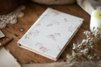 Carnet en lin – Blanc fleurs roses - Atelier Pastourelle