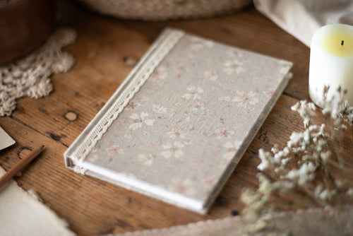 Carnet en lin – Fleurs beiges - Atelier Pastourelle